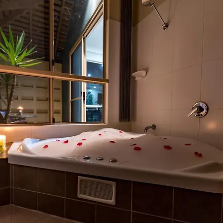 Blue Summit Hideaway Hotel Yungaburra Exterior photo